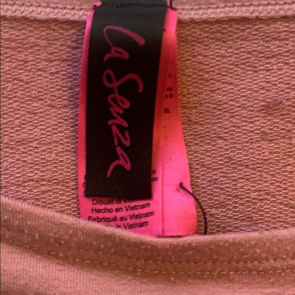 Pink off the shoulder crop top - Picture 2 of 2